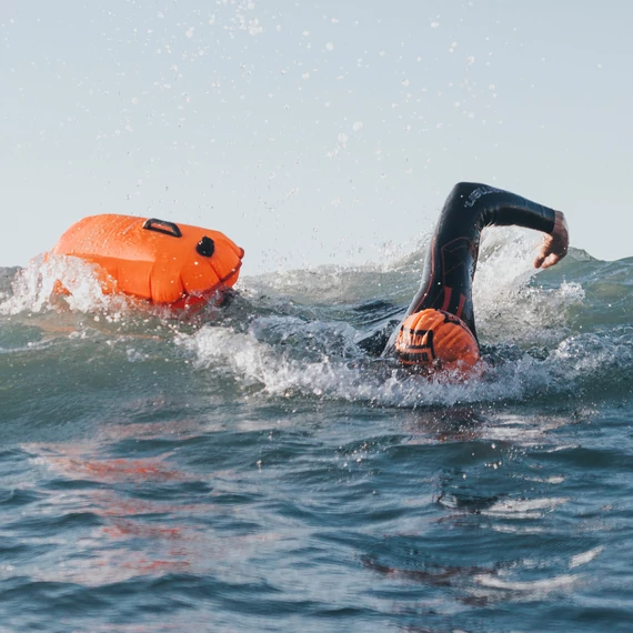 Finis biztonsági úszó bója, 28l, narancs, CSW, Dry Bag Bouy